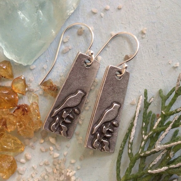 Sundance charm Earrings bird on branch - Picture 2 of 12